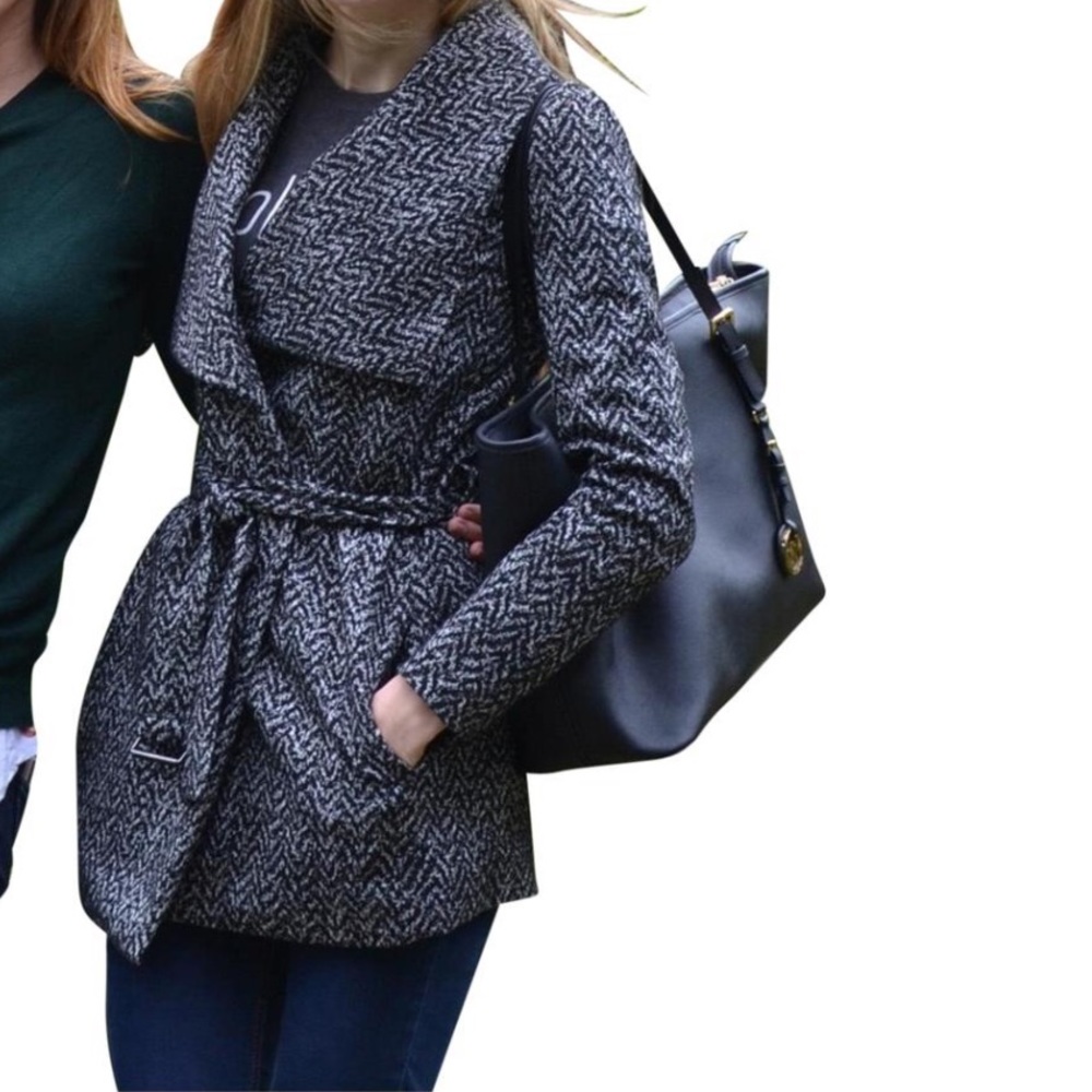 EUC 🎉 Belted BR Patterned Trench 😍